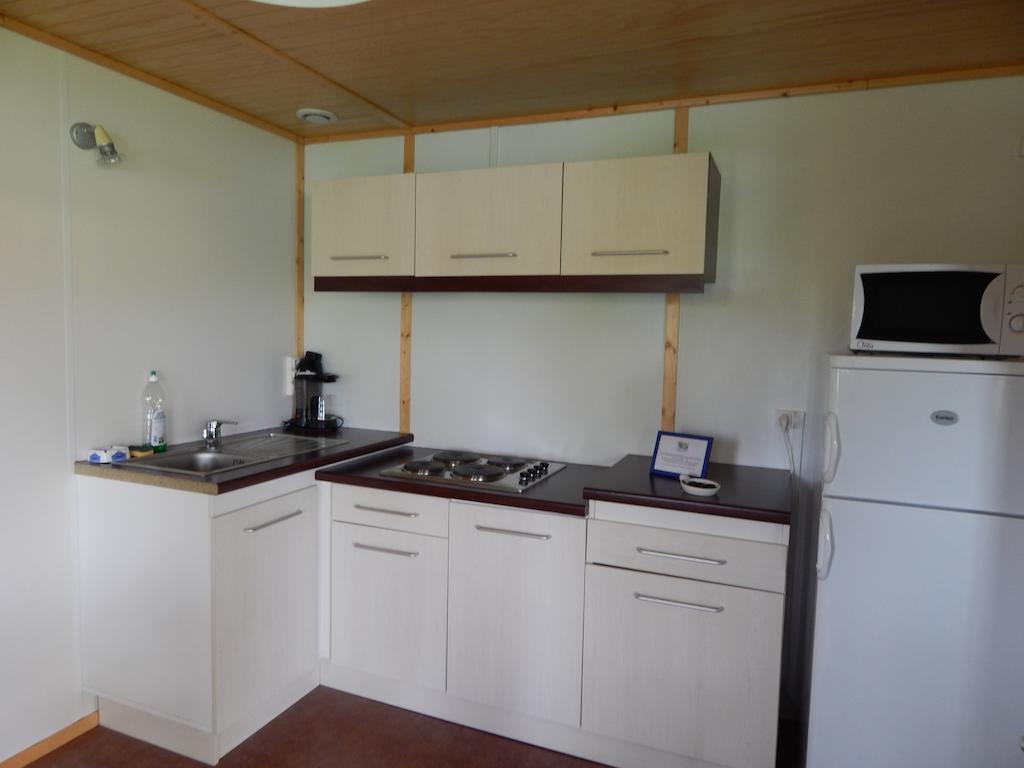 Camping Du Moulin Hotel Meyrieu-les-Etangs Habitación foto